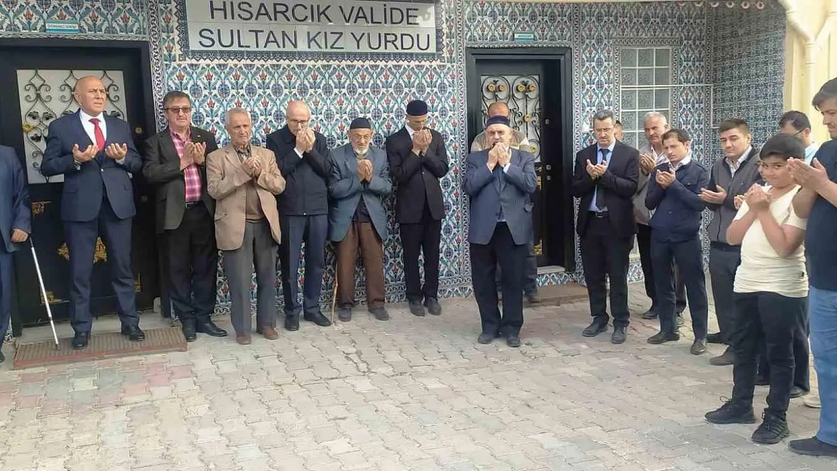 Hisarcık'ta umre kafilesi dualarla uğurlandı