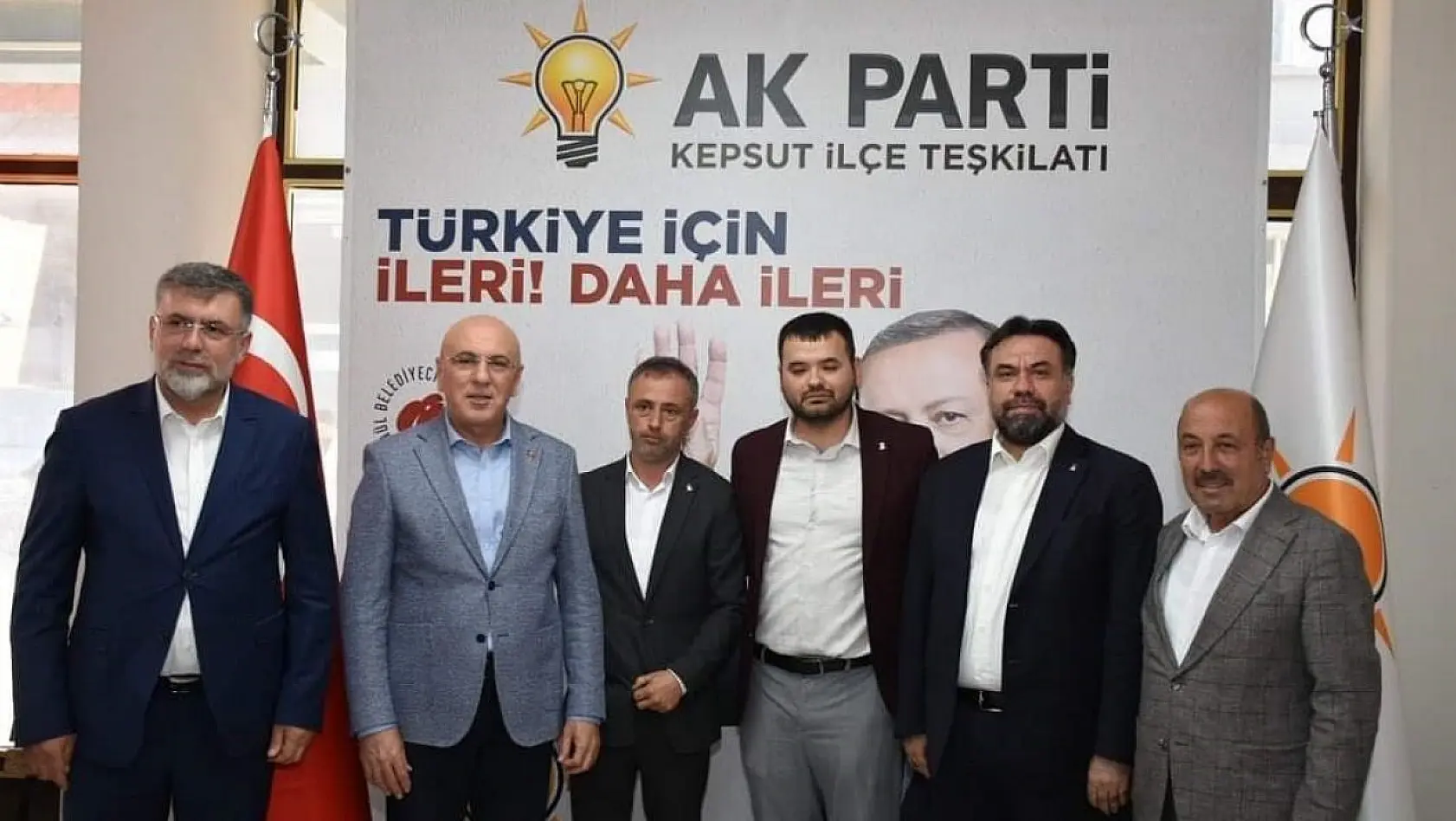 İYİ Parti'den istifa eden belediye başkan adayı AK Parti'ye katıldı