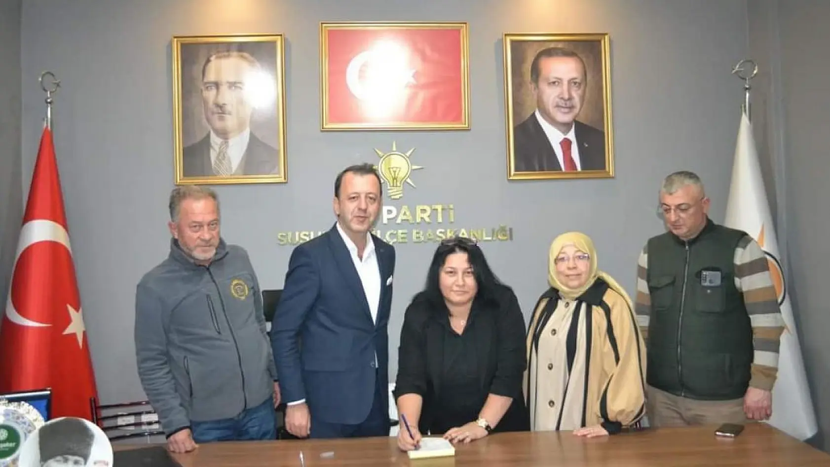 İYİ Partili Ayşegül Eltimur, AK Parti'ye katıldı