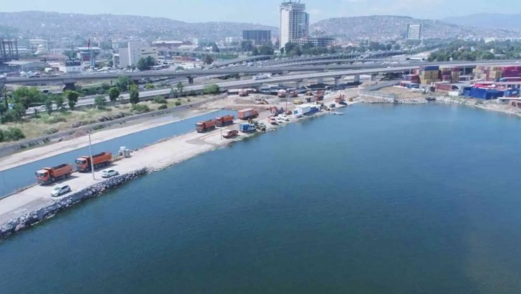 İzmir'de 'koku'ya karşı atak