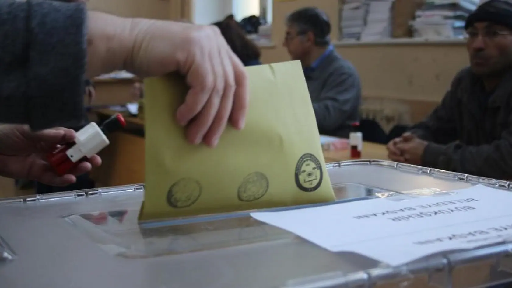 İzmir'de 3 milyon 459 bin seçmen oy kullanacak