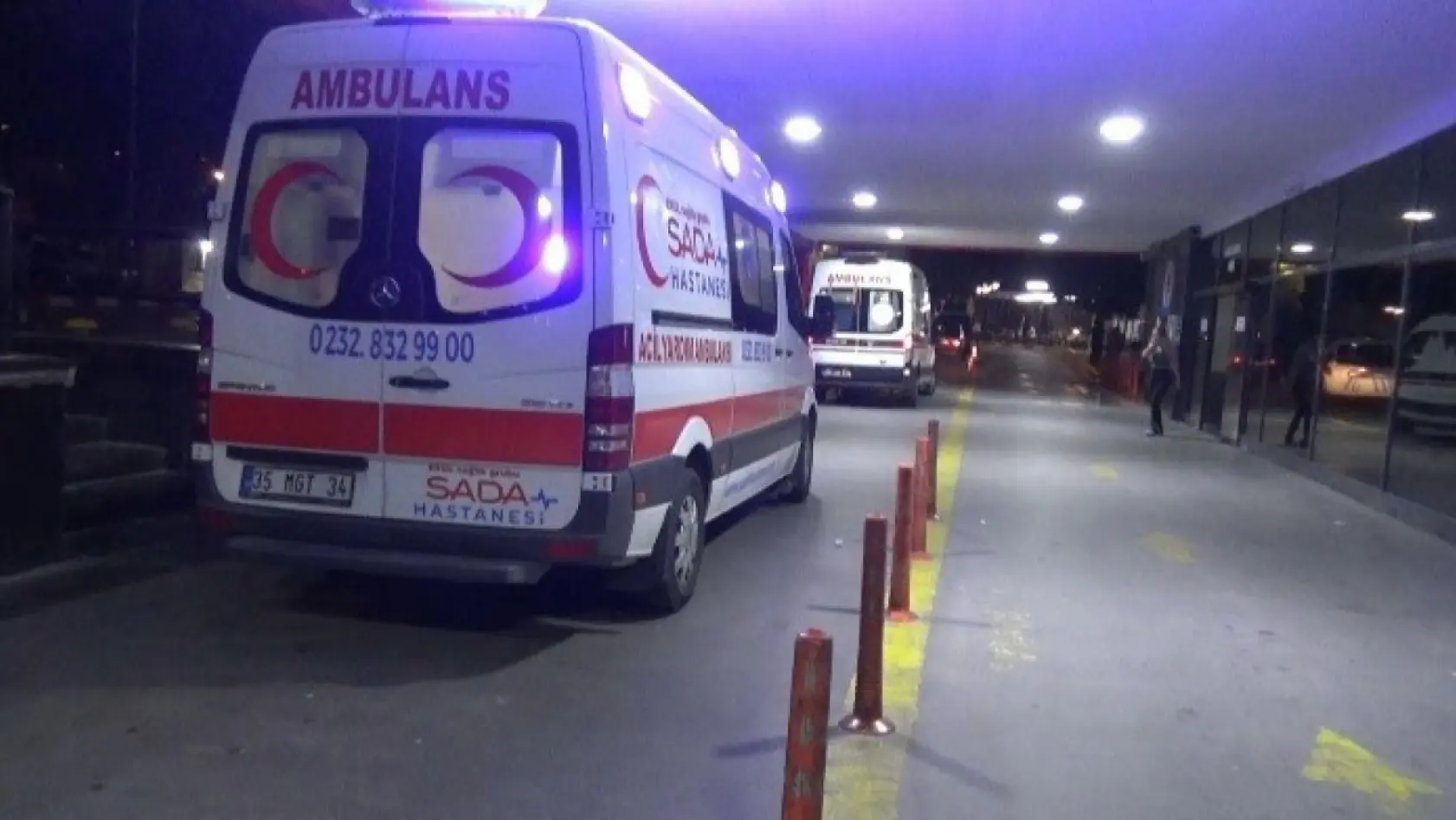 İzmir'de alkollü şahıs ihbara gelen polisi bıçakla yaraladı