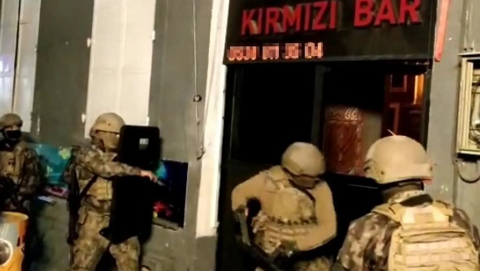 İzmir'de eğlence mekanlarına 'Günbatımı Operasyonu'