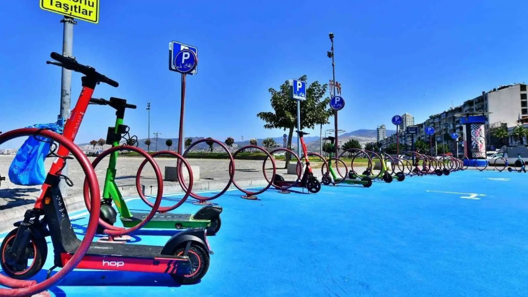 İzmir'de elektrikli scooter için hız sınırı