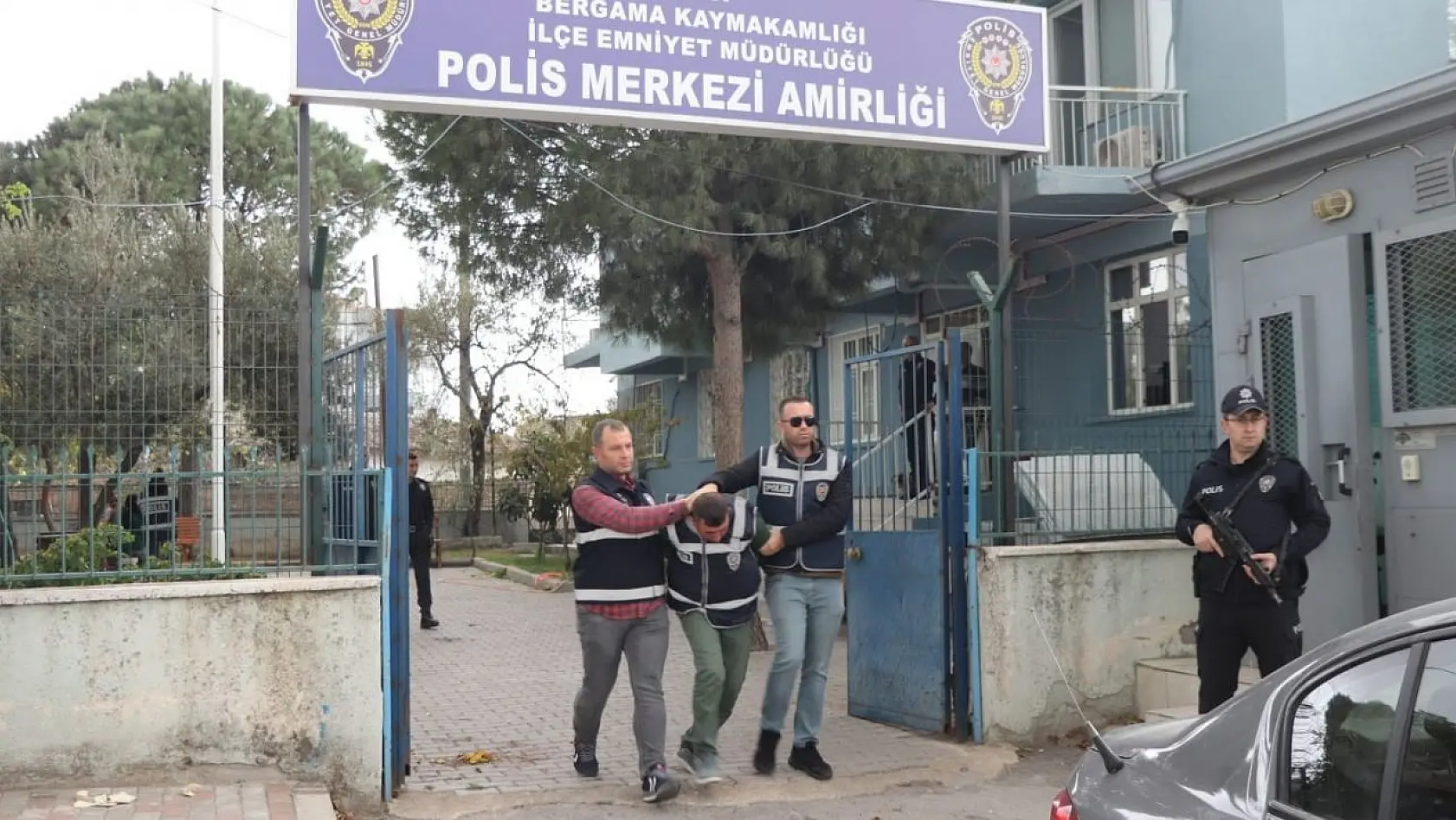 İzmir'de evinde ölü bulunan genç kadının katil zanlısı tutuklandı