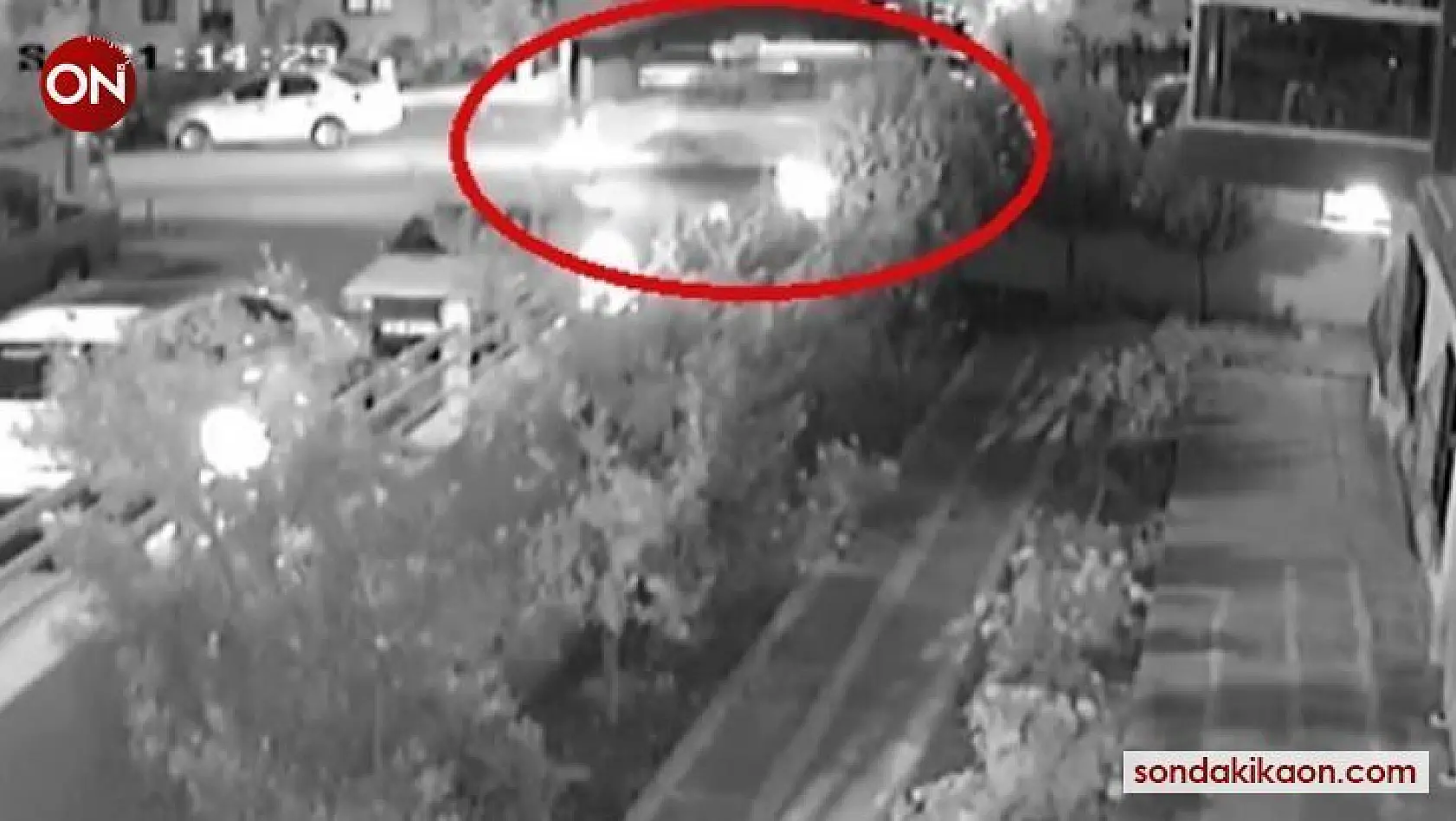 İzmir'de iki çocuğun yaralandığı kaza kamerada