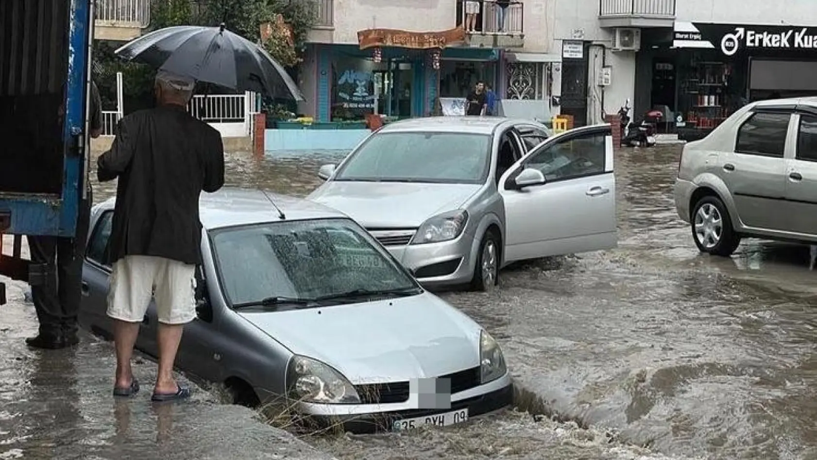 İzmir'de metrekareye 35,4 kilogram yağış düştü