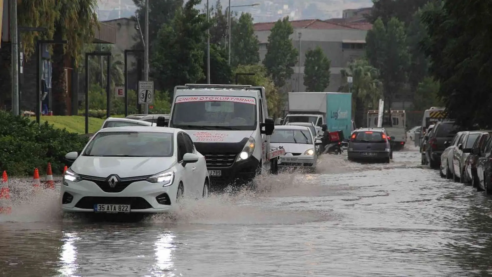 İzmir'de metrekareye 49,3 kilogram yağış düştü
