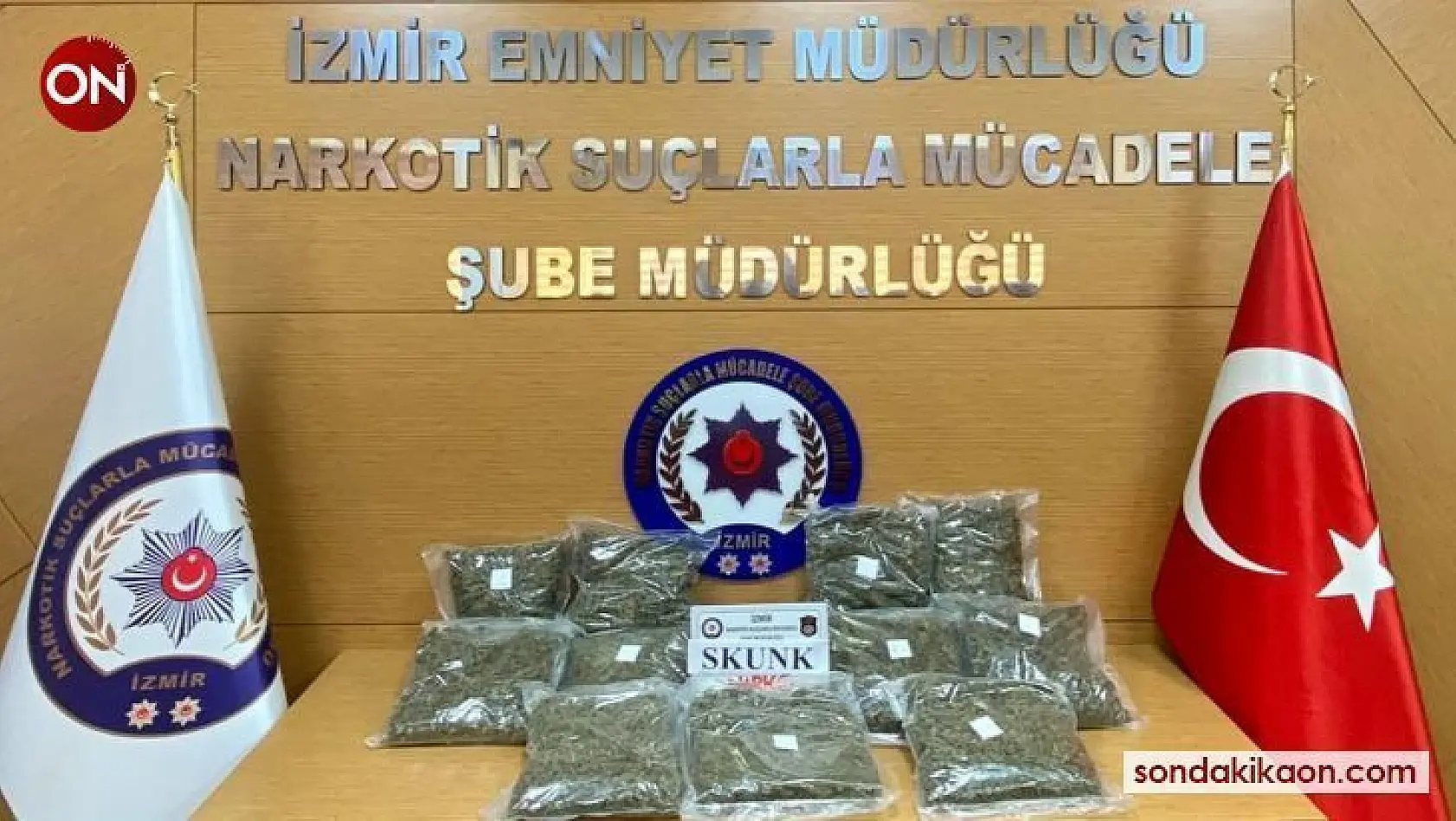 İzmir'de otoyol gişelerinde uyuşturucu operasyonu: 3 gözaltı