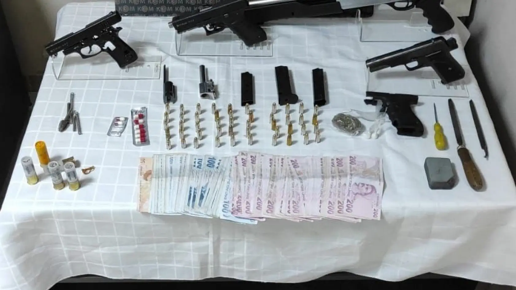 İzmir'de silah imalatı ve ticareti yapan kişi tutuklandı