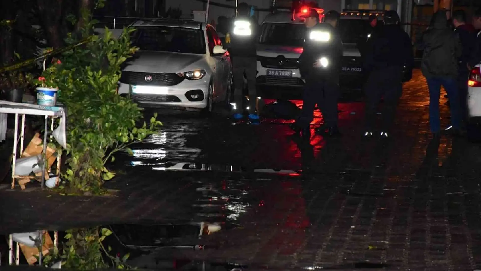 İzmir'de sokak ortasında çifte cinayet