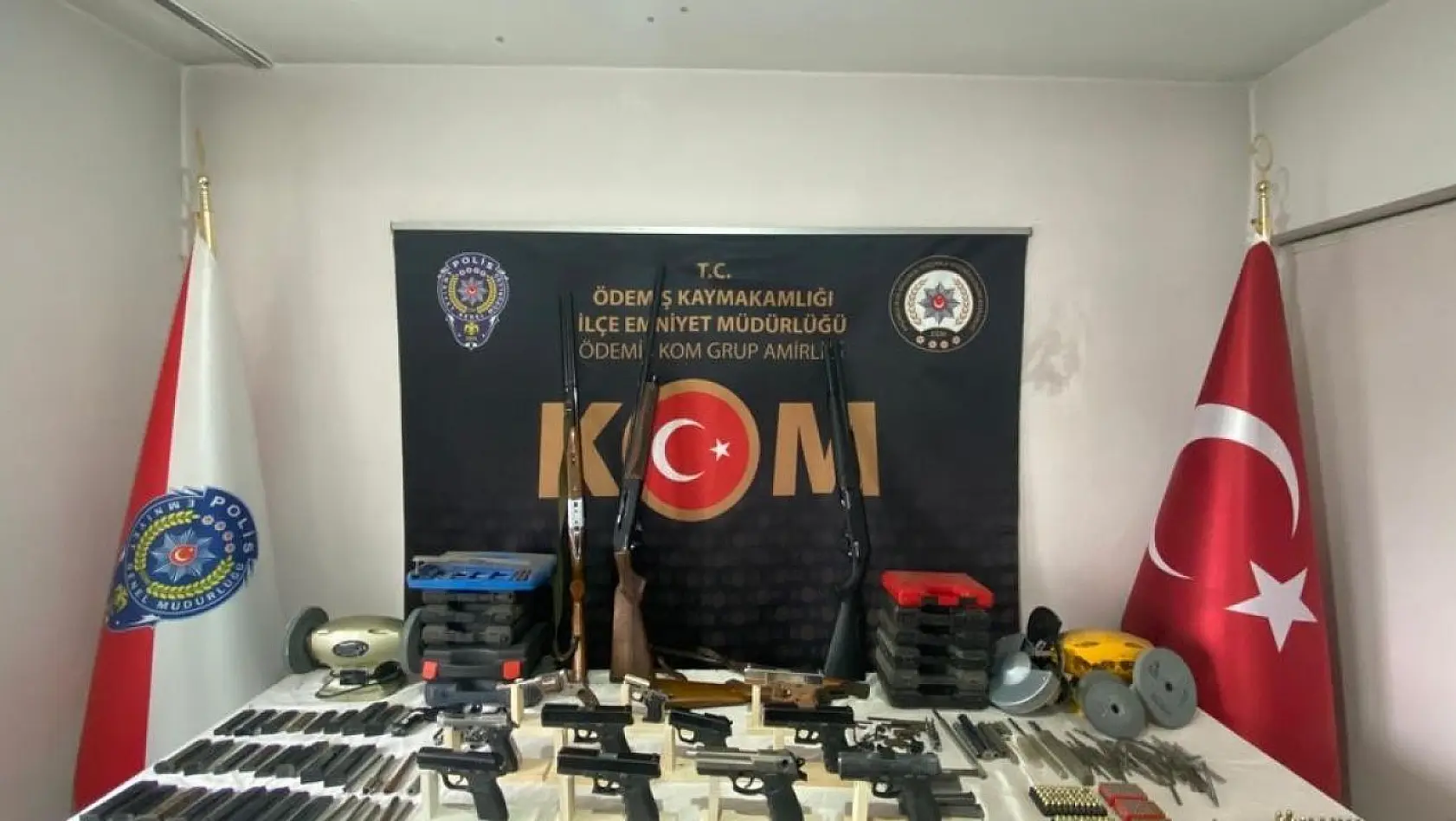 İzmir'de tabanca imalatı operasyonu: 4 gözaltı