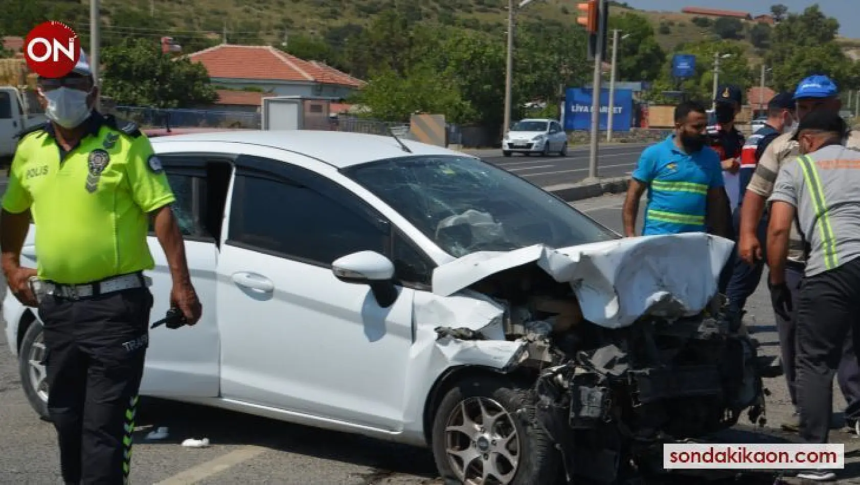 İzmir'de trafik kazası: 9 yaralı