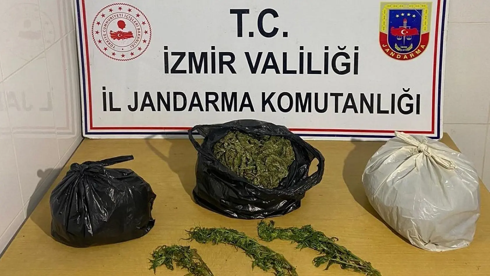 İzmir'de uyuşturucu tacirine jandarmadan operasyon