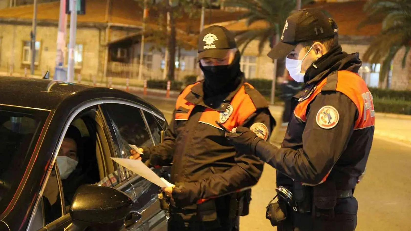 İzmir'de yılbaşında 6 bin polis görev başında