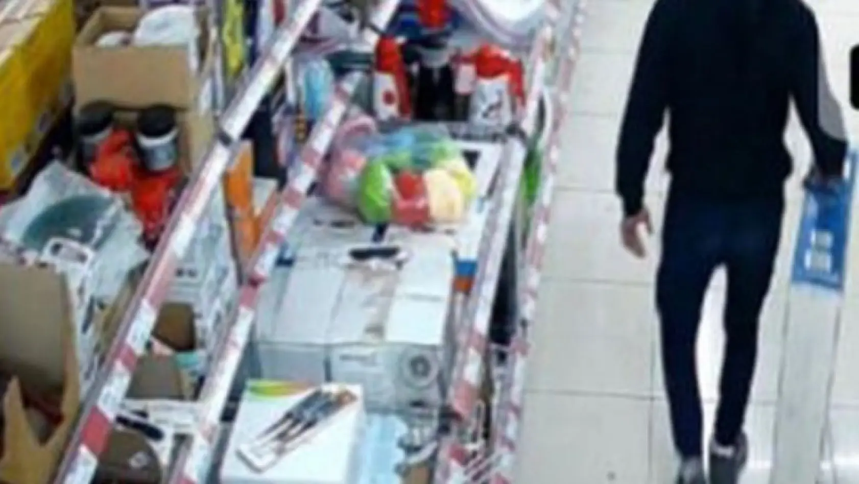 İzmir'de zincir marketleri hedef seçen hırsız, polis ekiplerince yakalandı