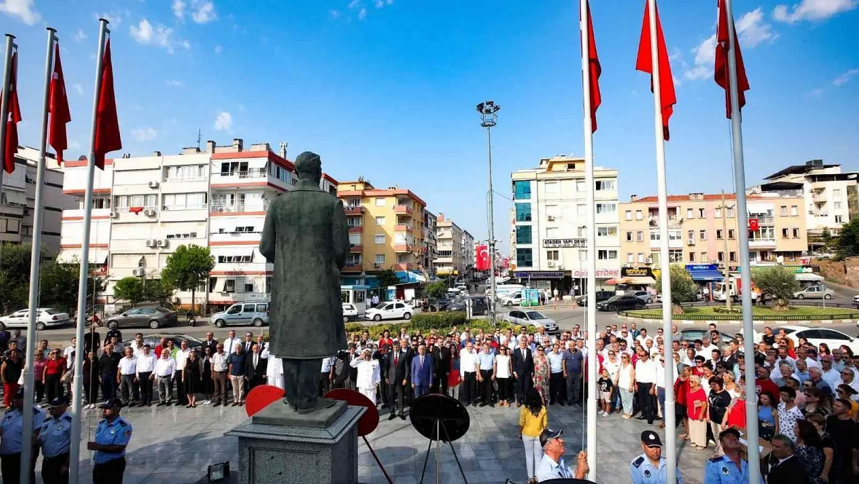 İzmir'in ilçelerinde 30 Ağustos coşkusu