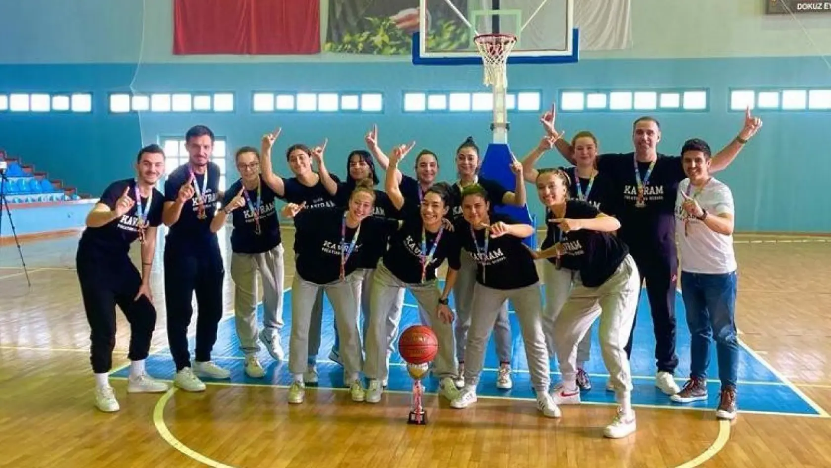 İzmir'in Kadın Basketbol şampiyonu Kavram Meslek Yüksekokulu oldu