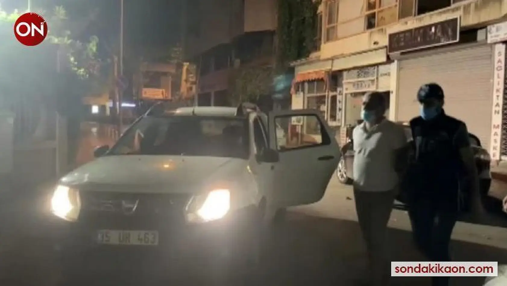 İzmir merkezli FETÖ operasyonunda gözaltı sayısı 98 oldu
