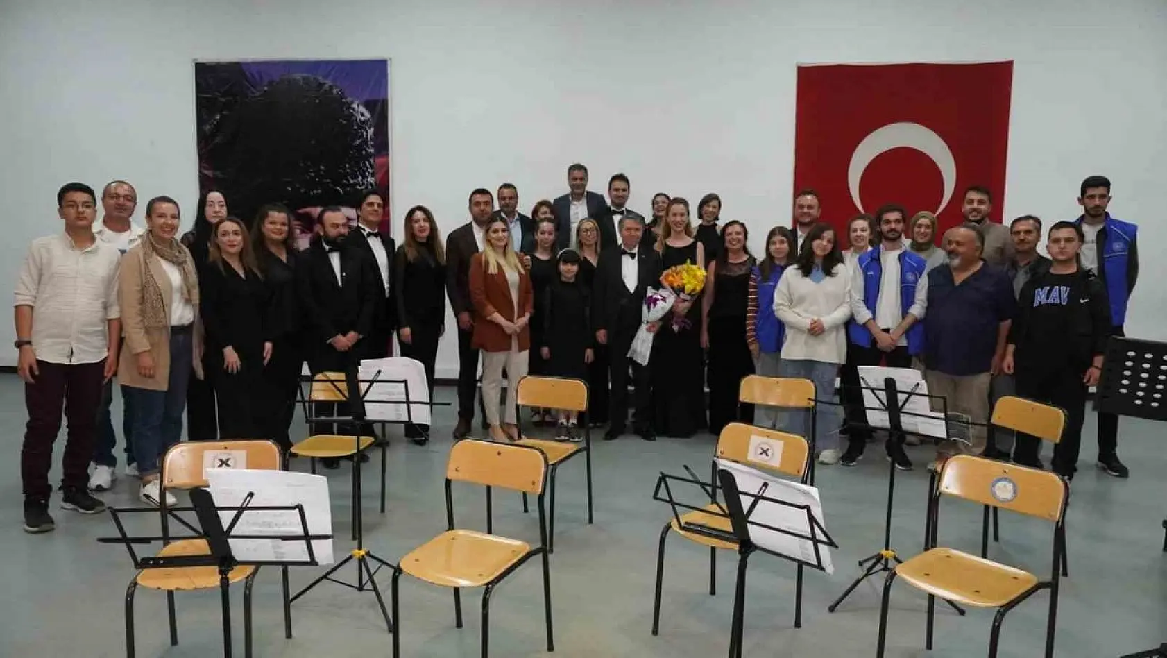 İzmir Senfoni orkestrası Çivril'de ilk kez konser verdi