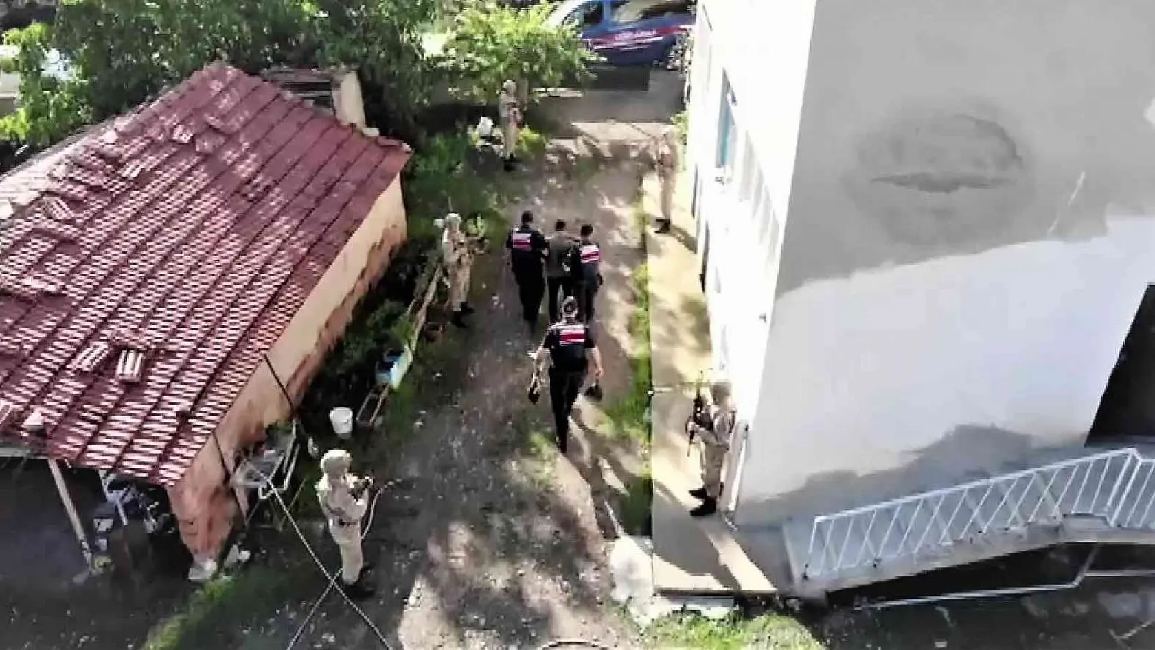 Jandarma ekiplerinden Aydın'da uyuşturucu operasyonu