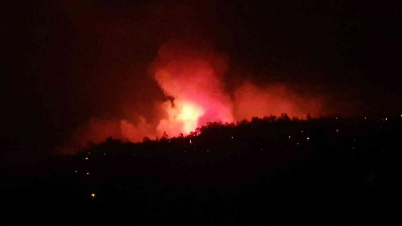 Karacasu'da orman yangını büyümeden söndürüldü