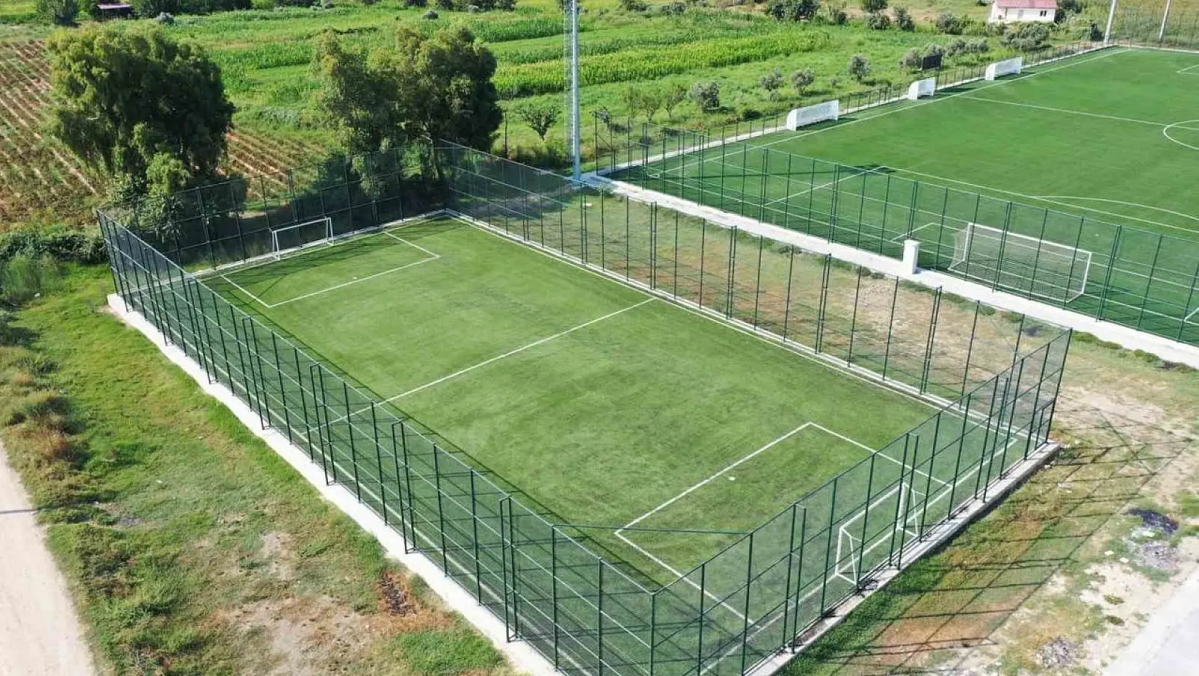 Kardeşköy Futbol Sahası hizmete hazır