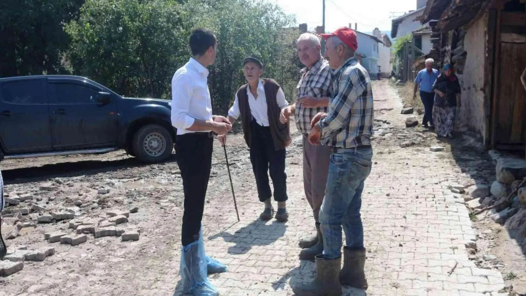 Kaymakam Okumuş, selden zarar gören Kırık ve Muratlı köyünde incelemelerde bulundu