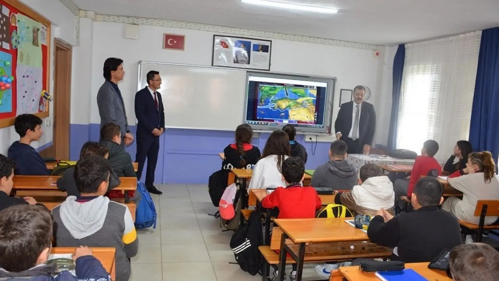Kaymakam Yakuta, okullarda incelemelerde bulundu