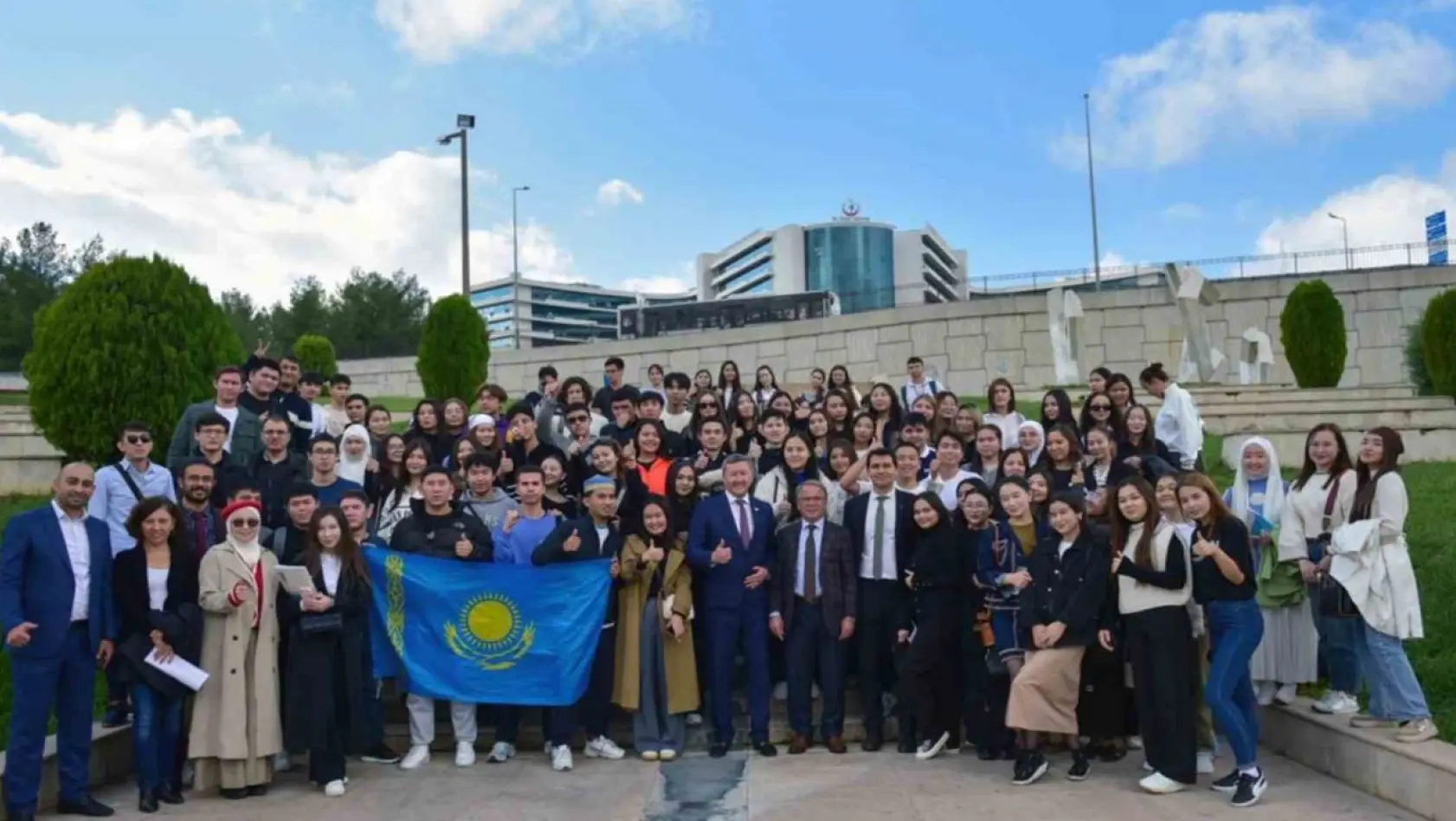 Kazakistan Cumhuriyeti Antalya Başkonsolosu Kanafeyev'den MSKÜ'ye ziyaret