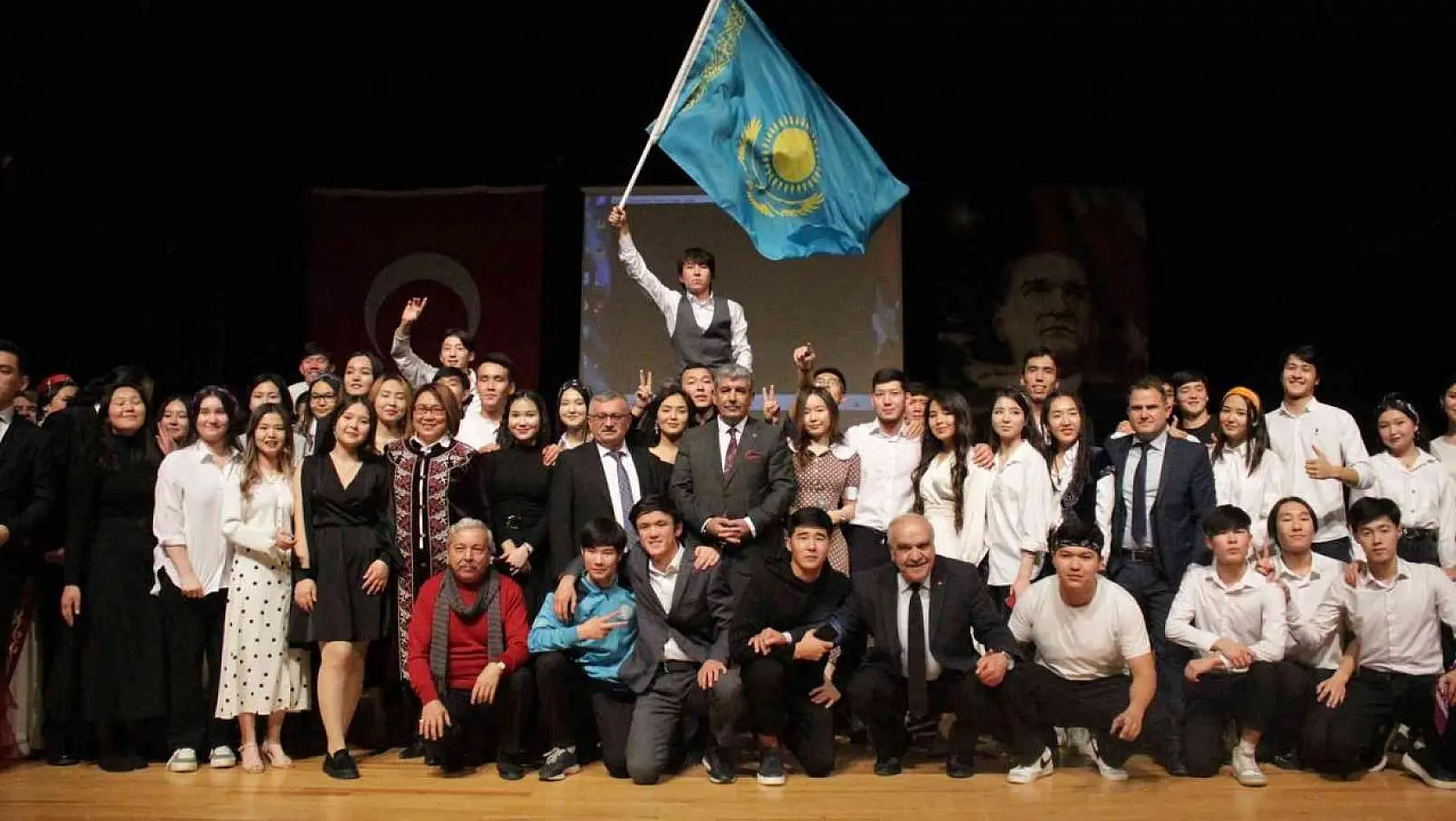 Kazakistan'ın bağımsızlık günü Kütahya'da coşkuyla kutlandı