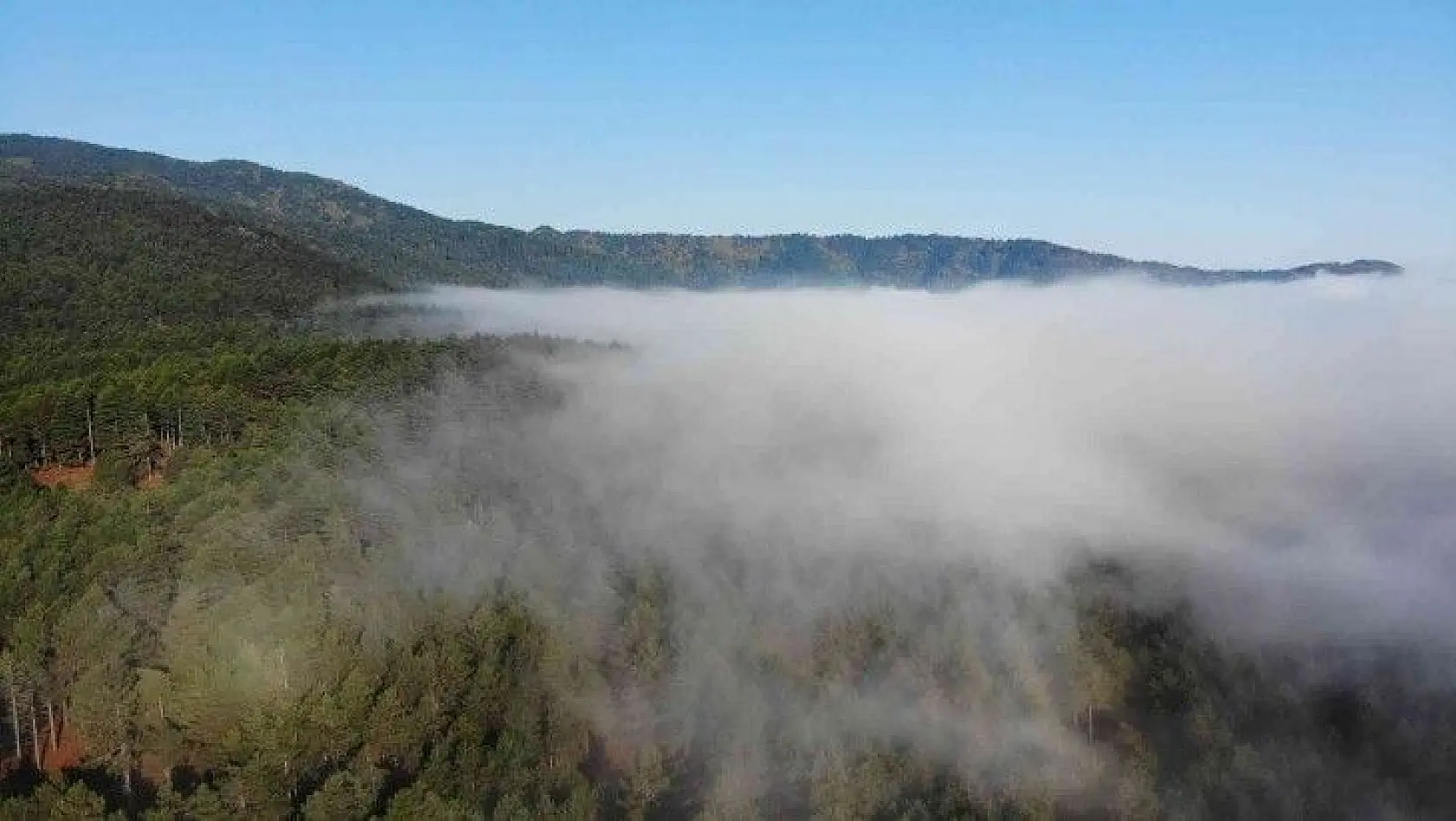 Kazdağları'nda bulut geçişleri görsel şölen sunuyor