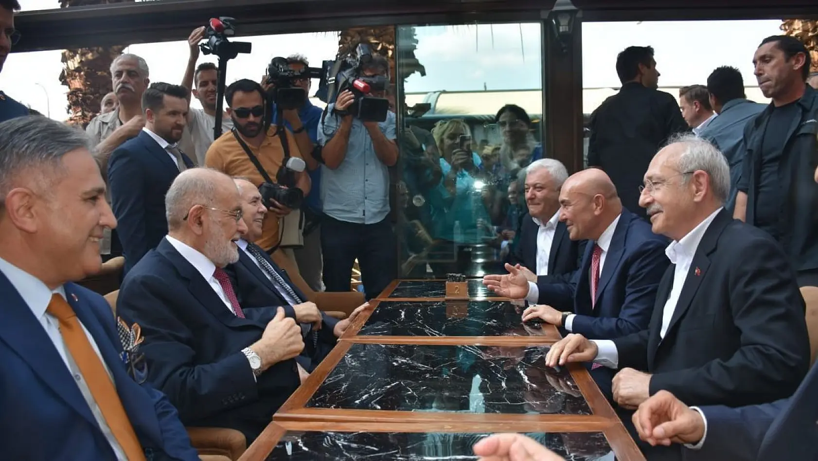 Kılıçdaroğlu ve Karamollaoğlu İzmir'de bir araya geldi