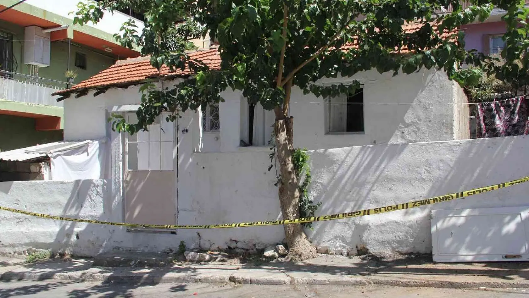 Kızının evini pompalı tüfekle basan şahıs yanlışlıkla torununu vurdu