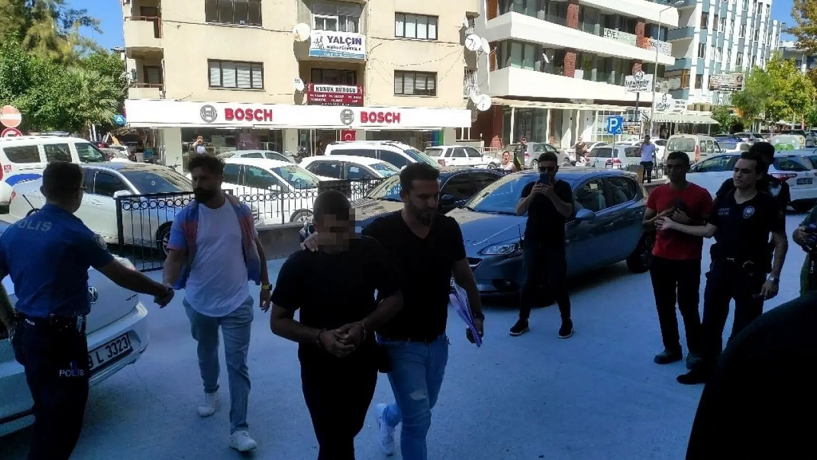 Kuşadası'nda 16 kişiyi yaralayan şüpheli tutuklandı