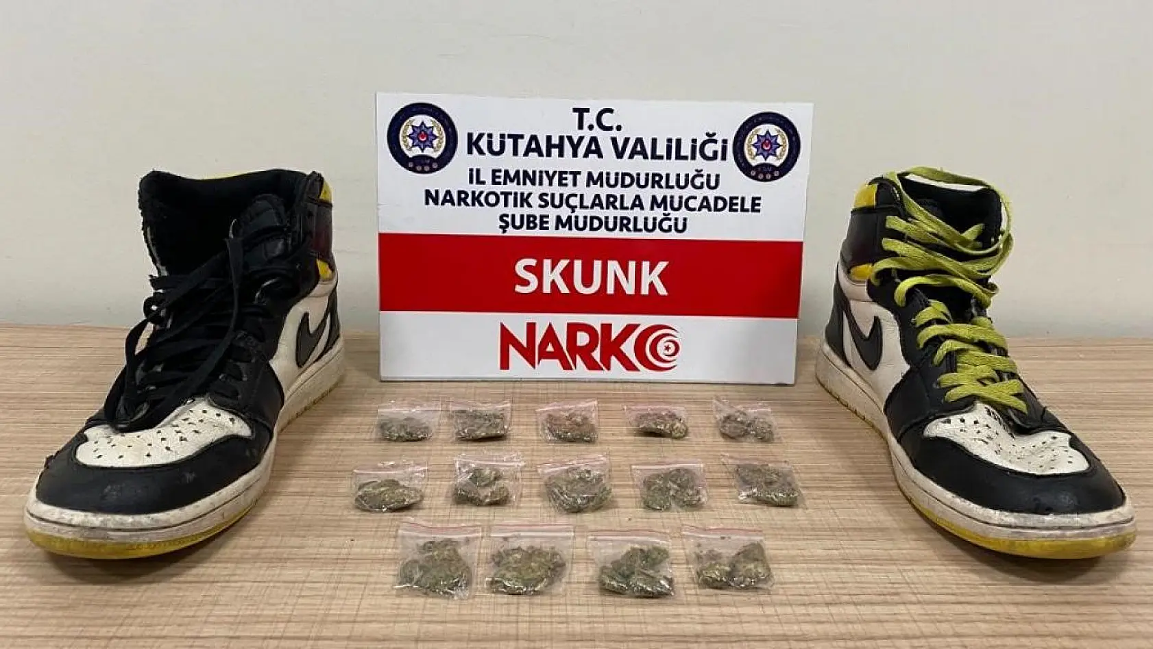Kütahya'da ayakkabı tabanında uyuşturucuyla yakalanan şahıs tutuklandı