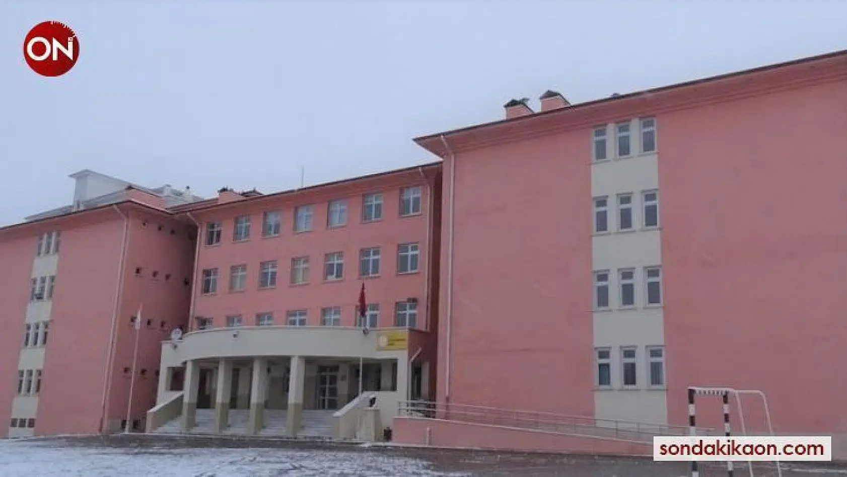 Kütahya'da Fatih Anadolu Lisesi'nde bir sınıf daha karantinaya alındı