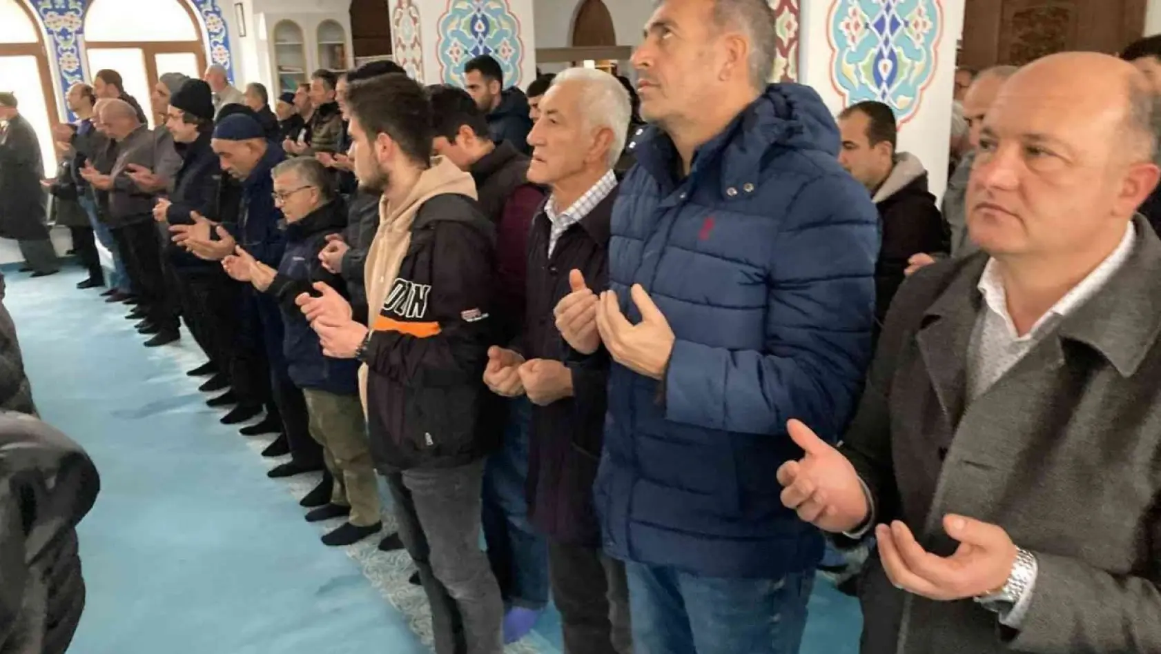 Lapseki'de camilerde yağmur duası yapıldı