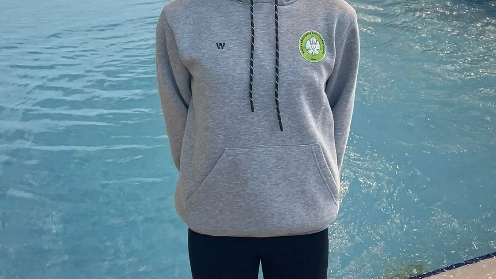 Manisa BBSK'lı yüzücü Cemre Çimen, Edirne'de şampiyon oldu