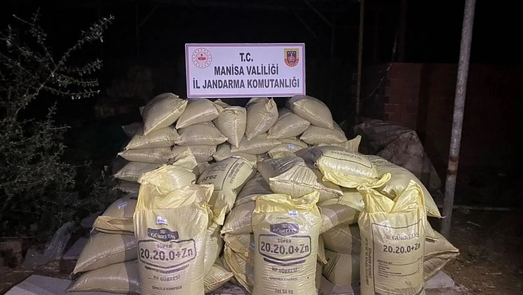 Manisa'da 5 ton sahte gübre ele geçirildi