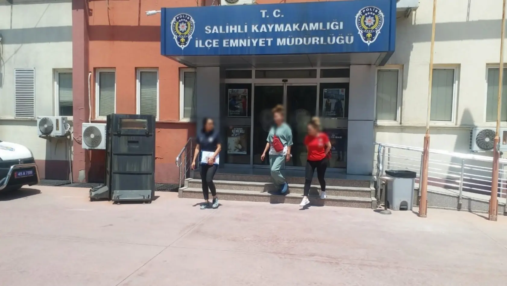 Manisa'da fuhuş operasyonu: Kırgız uyruklu 2 kadın sınır dışı edildi
