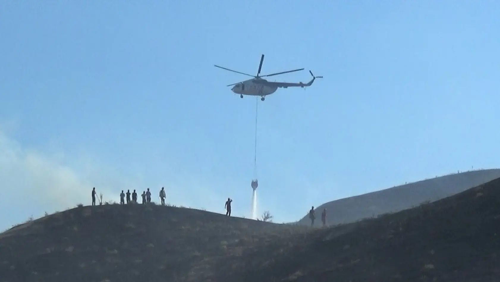 Manisa'da korkutan yangın: Yangına havadan ve karadan müdahale edildi
