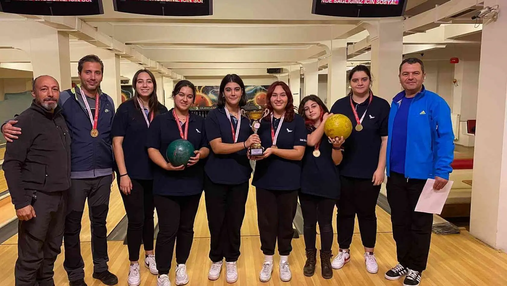Manisa'da Okul Sporları Gençler Bowling İl Birinciliği tamamlandı