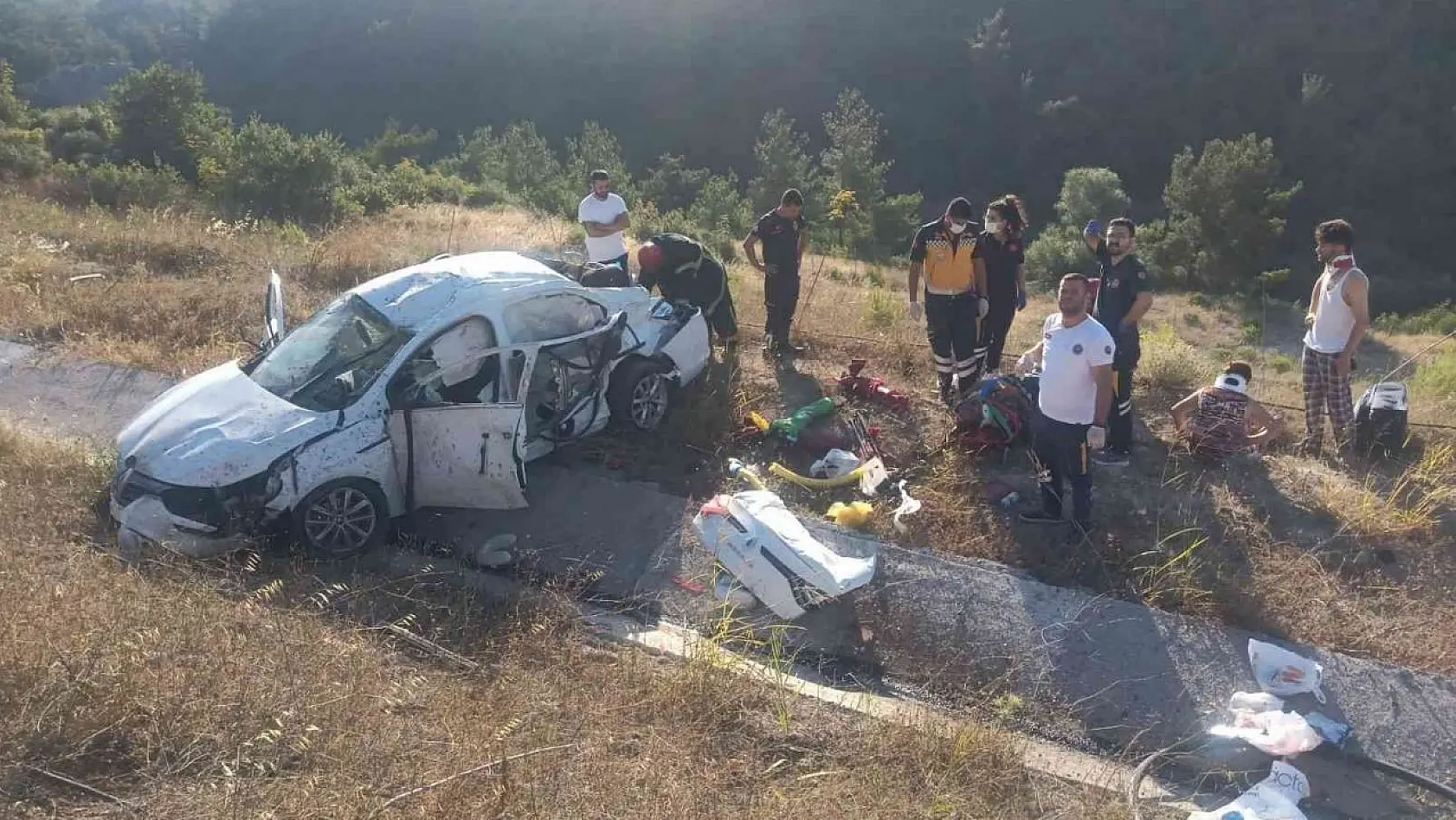 Manisa'da trafik kazası: 3'ü ağır 5 yaralı