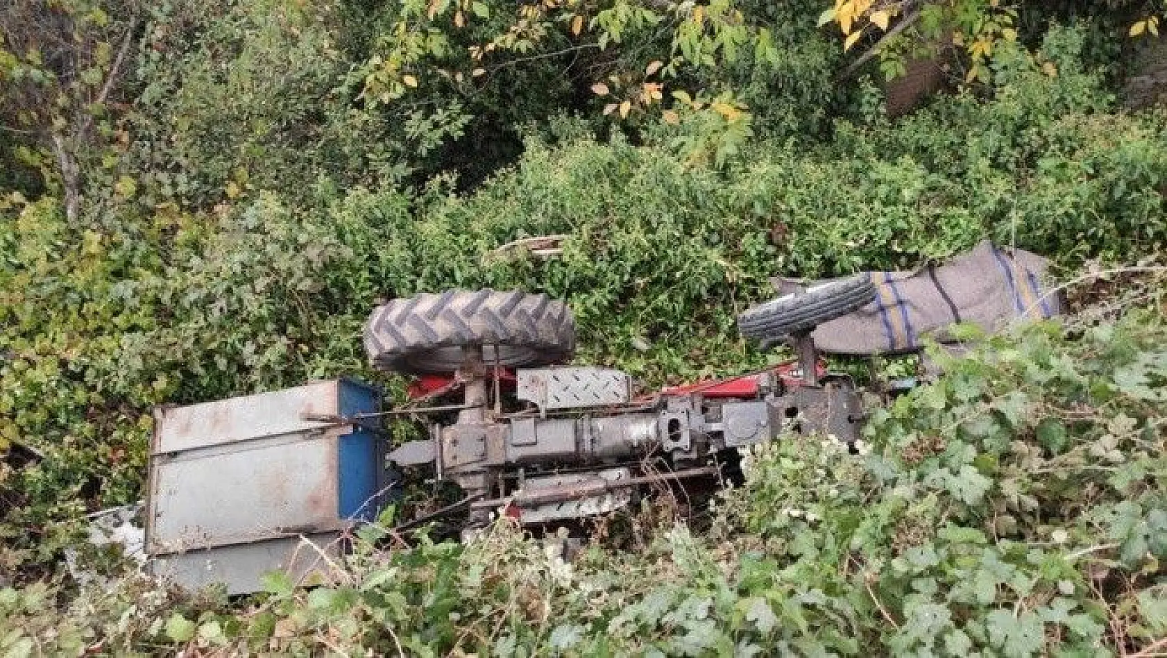 Manisa'da traktör takla attı: 1 ölü, 1 yaralı