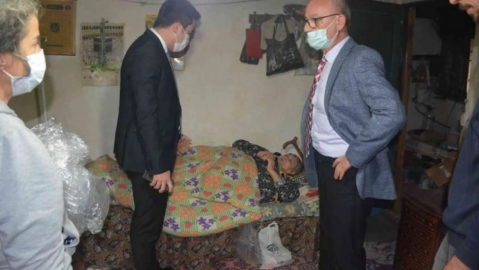 Manyas'ta engelli kadına hasta yatağı