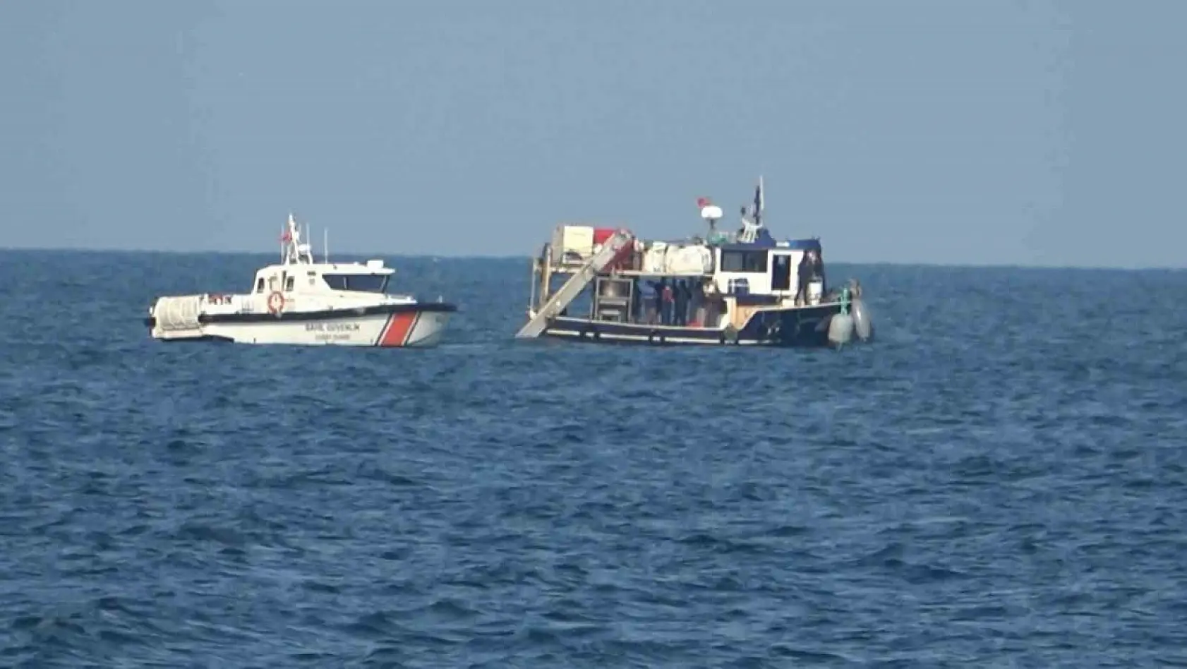 Marmara Denizi'nde kayıp mürettebata ait olduğu düşünülen cansız beden bulundu