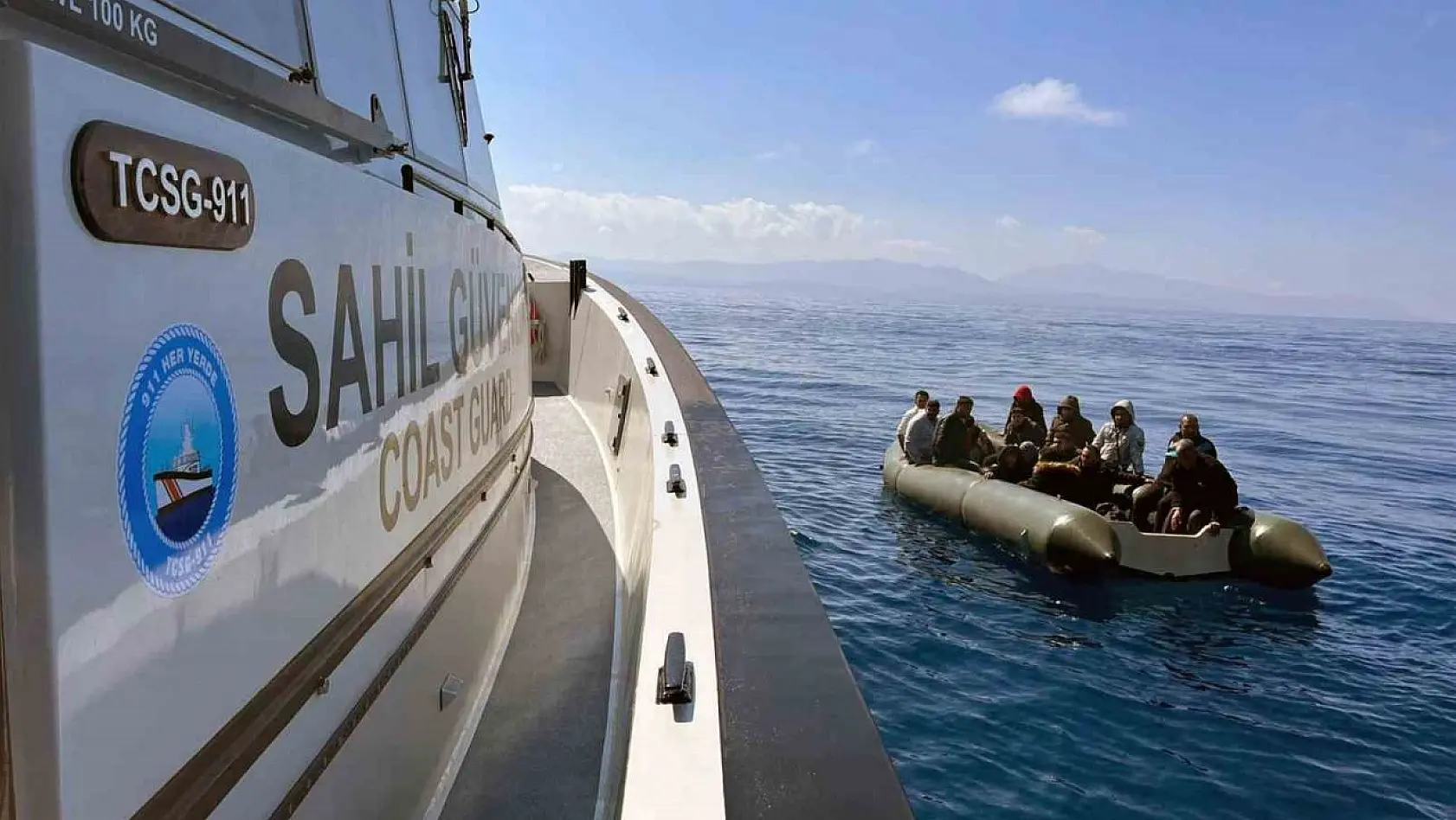 Marmaris'te 16 düzensiz göçmen kurtarıldı
