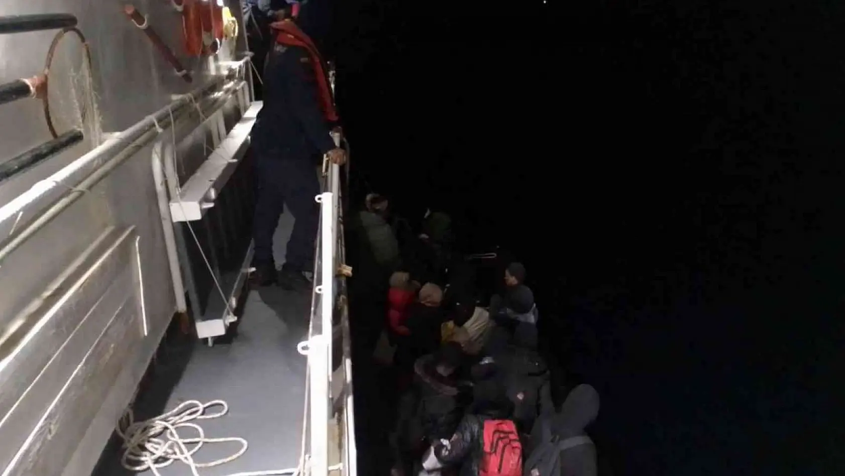 Marmaris'te 39 düzensiz göçmen kurtarıldı