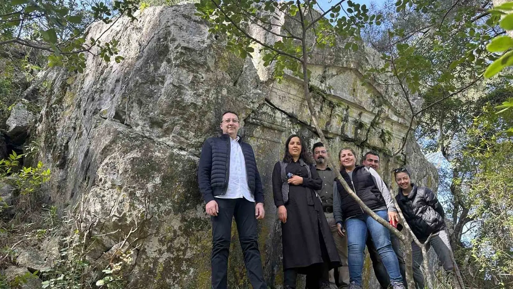 Marmaris'te bulunan 2500 yıllık kaya mezarı turizme kazandırılıyor